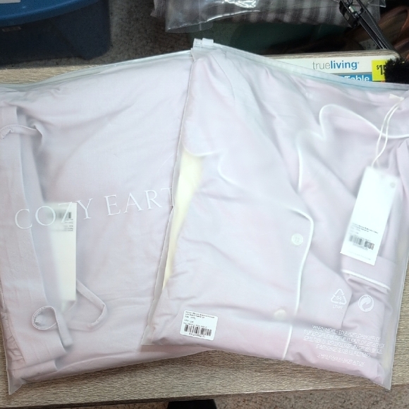 Cozy Earth Classic Bamboo Pajama Set with Collared Top. NWT. XXXL. - Picture 13 of 13